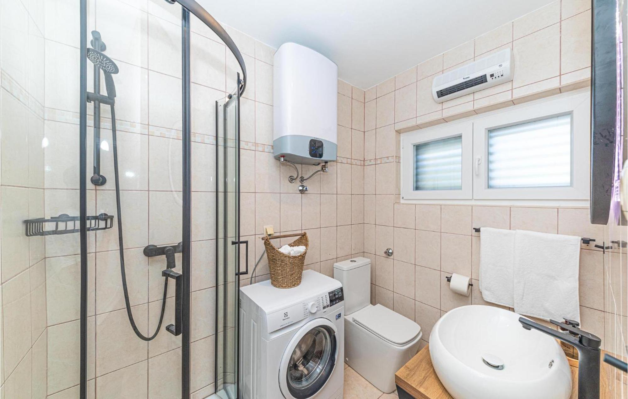 3 Bedroom Lovely Home In Jadrija Kültér fotó